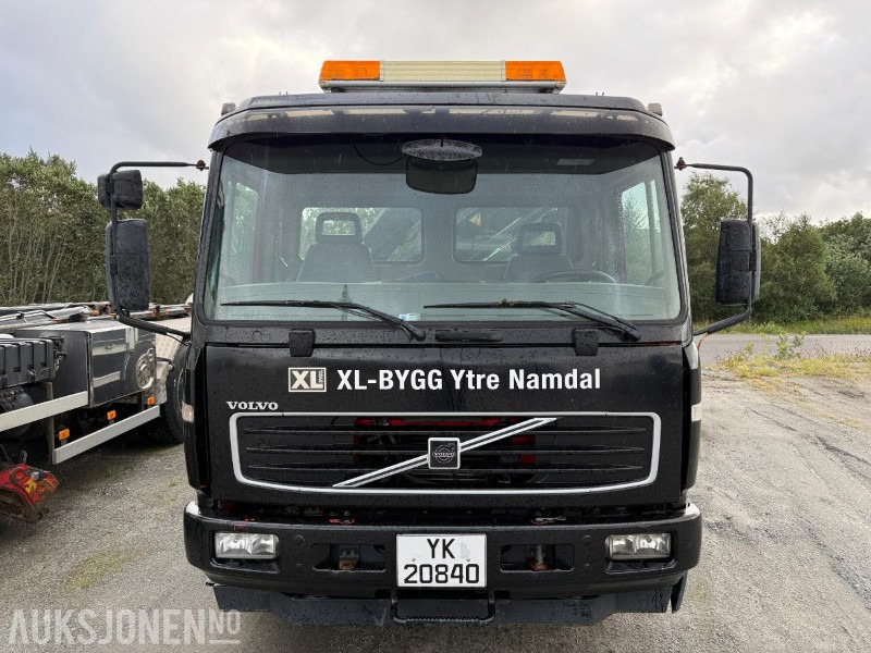 2005 VOLVO FL6H Kranbil med Fast Plan 267842 km Svingbare Lemmer - Crane truck: picture 2 2005 VOLVO FL6H Kranbil med Fast Plan 267842 km Svingbare Lemmer - Crane truck: picture 2
