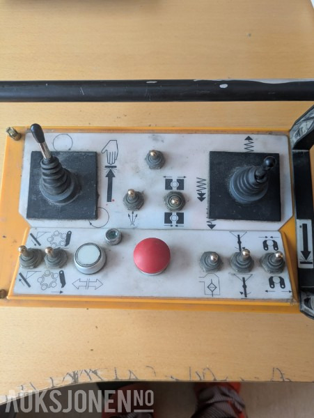 2006 IR Montabert boretårn CPA 225 - HC 40 hammer - Nytt S70 feste i 2022 - Ilmeg støvsuger - kompressor - Drilling rig: picture 5 2006 IR Montabert boretårn CPA 225 - HC 40 hammer - Nytt S70 feste i 2022 - Ilmeg støvsuger - kompressor - Drilling rig: picture 5