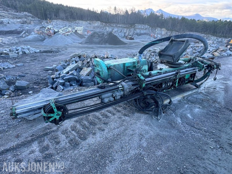 2006 IR Montabert boretårn CPA 225 - HC 40 hammer - Nytt S70 feste i 2022 - Ilmeg støvsuger - kompressor - Drilling rig: picture 2 2006 IR Montabert boretårn CPA 225 - HC 40 hammer - Nytt S70 feste i 2022 - Ilmeg støvsuger - kompressor - Drilling rig: picture 2