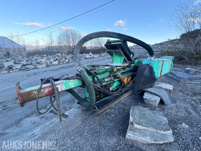 2006 IR Montabert boretårn CPA 225 - HC 40 hammer - Nytt S70 feste i 2022 - Ilmeg støvsuger - kompressor - Drilling rig: picture 4 2006 IR Montabert boretårn CPA 225 - HC 40 hammer - Nytt S70 feste i 2022 - Ilmeg støvsuger - kompressor - Drilling rig: picture 4