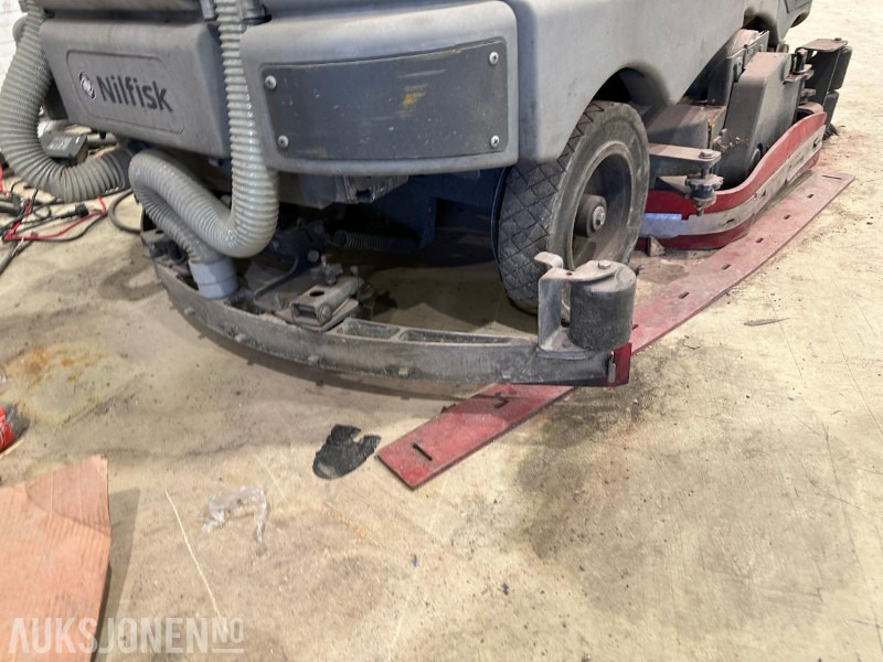 Construction equipment 2008 Nilfisk BR1100S Koste og feiemaskin: picture 10