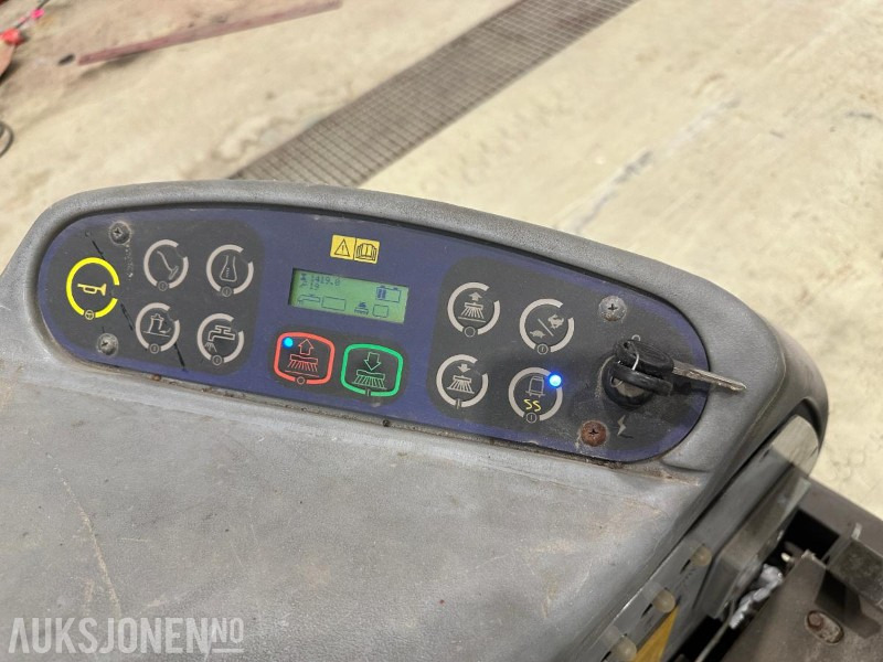 Construction equipment 2008 Nilfisk BR1100S Koste og feiemaskin: picture 14