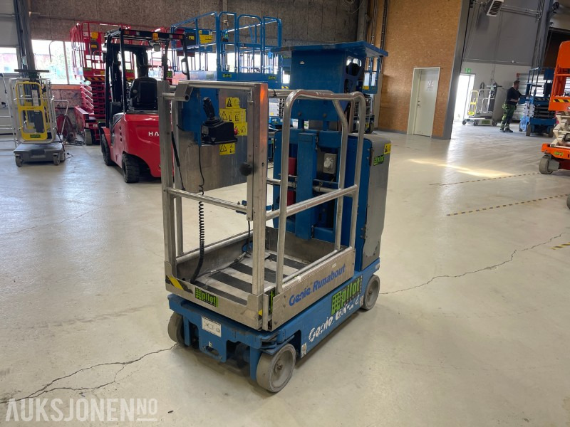 2009 Genie GRC-12 Mastelift - Aerial platform: picture 3 2009 Genie GRC-12 Mastelift - Aerial platform: picture 3