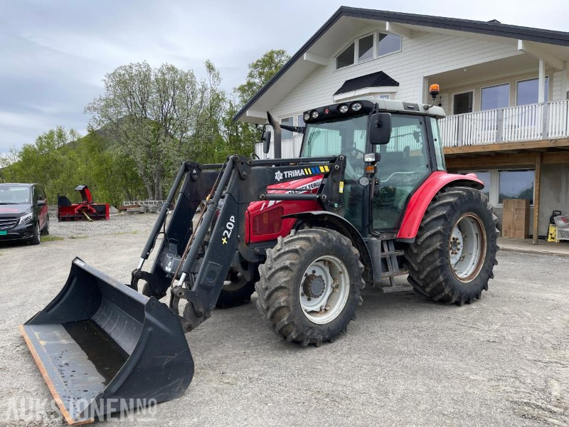 2009 Massey Ferguson MF 5435 Dyna-4 Med frontlaster og snøskuffe - Farm tractor: picture 1 2009 Massey Ferguson MF 5435 Dyna-4 Med frontlaster og snøskuffe - Farm tractor: picture 1