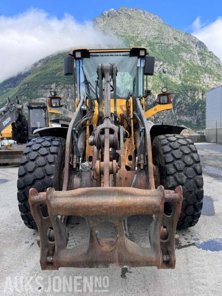 2009 Volvo L90F Hjullaster - Spakstyring - 2,3 m3 grusskuffe - Vekt - Sentralsmøring - Wheel loader: picture 2 2009 Volvo L90F Hjullaster - Spakstyring - 2,3 m3 grusskuffe - Vekt - Sentralsmøring - Wheel loader: picture 2