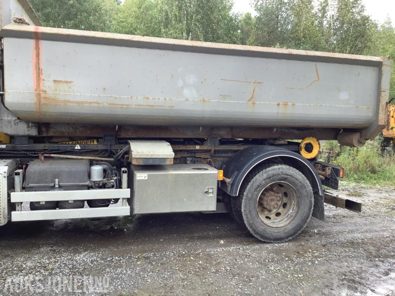 2011 Mercedes-Benz 1836L/45 4X2M - Hook lift truck: picture 3 2011 Mercedes-Benz 1836L/45 4X2M - Hook lift truck: picture 3