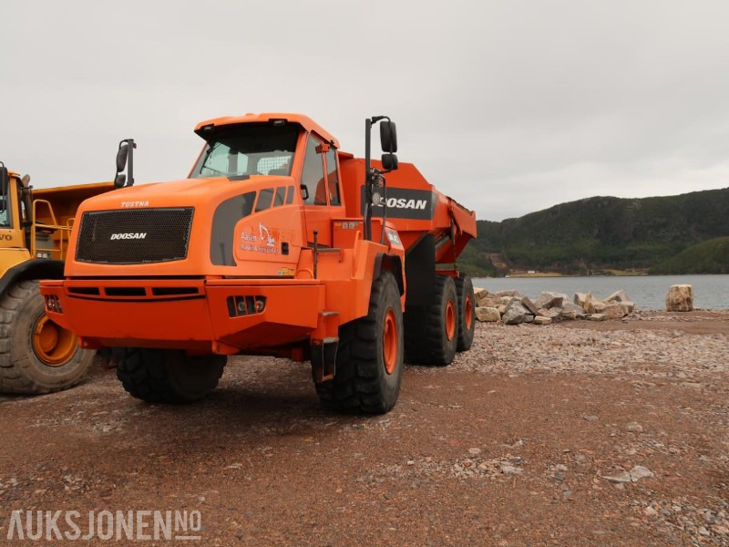 2013 Doosan DA40 Dumper - 6x6 - 24.4 m3 - Høy baklem - Varme i kasse - Sertifisert - Dumper: picture 1 2013 Doosan DA40 Dumper - 6x6 - 24.4 m3 - Høy baklem - Varme i kasse - Sertifisert - Dumper: picture 1