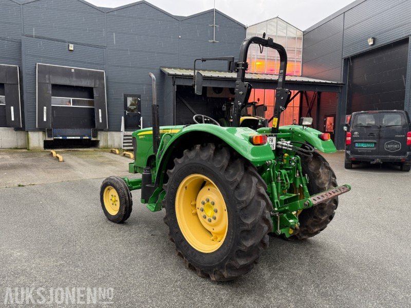 2013 John Deere 5055E 40 km TRAKTOR - Farm tractor: picture 3 2013 John Deere 5055E 40 km TRAKTOR - Farm tractor: picture 3