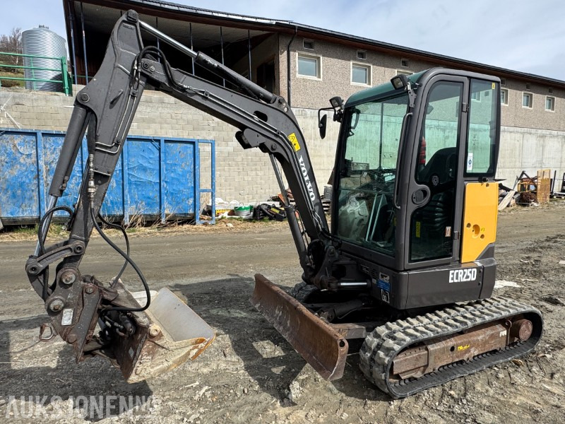 2013 Volvo ECR25D gravemaskin med 3 skuffer - Mini excavator: picture 1 2013 Volvo ECR25D gravemaskin med 3 skuffer - Mini excavator: picture 1