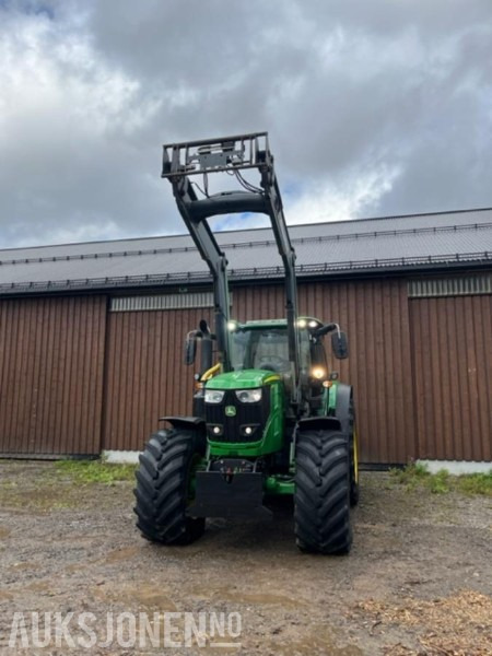 2015 John Deere 6215R med Q75 frontlaster 5588 timer - Farm tractor: picture 3 2015 John Deere 6215R med Q75 frontlaster 5588 timer - Farm tractor: picture 3