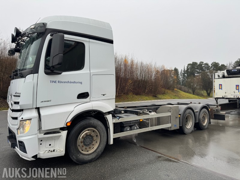 2015 Mercedes-Benz Actros container chassis LAV KM - Container transporter/ Swap body truck: picture 2 2015 Mercedes-Benz Actros container chassis LAV KM - Container transporter/ Swap body truck: picture 2