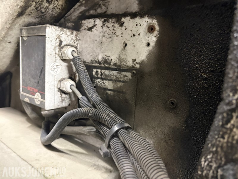 2015 Volvo FMX 420 EURO 6T komprimatorbil med 2 kammer og sidelaster - Garbage truck: picture 5 2015 Volvo FMX 420 EURO 6T komprimatorbil med 2 kammer og sidelaster - Garbage truck: picture 5