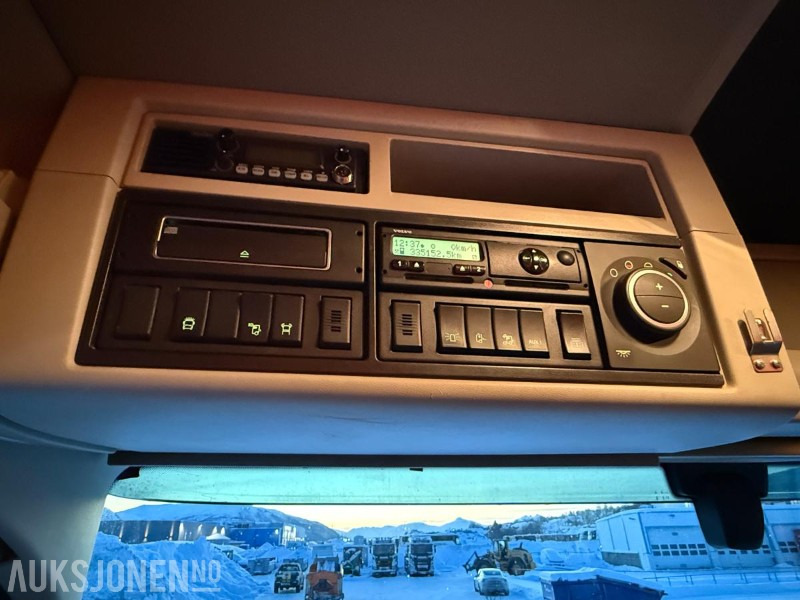 Tipper 2016 Volvo FH540 6X4 Brøyterigget tippbil - NY EU - Tandem - VBG - NAV.R - 335152KM: picture 23 Tipper 2016 Volvo FH540 6X4 Brøyterigget tippbil - NY EU - Tandem - VBG - NAV.R - 335152KM: picture 23