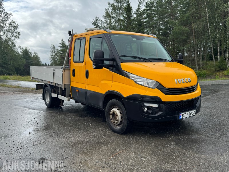2017 Iveco Daily dobbelkabin m/kran, Webasto, innredning, inverter og vinterhjul - Dropside/ Flatbed truck: picture 3 2017 Iveco Daily dobbelkabin m/kran, Webasto, innredning, inverter og vinterhjul - Dropside/ Flatbed truck: picture 3