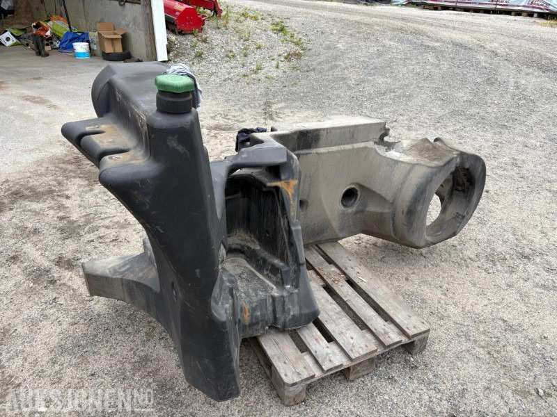2020 Dieseltank til John Deere 6215 - Farm tractor: picture 1 2020 Dieseltank til John Deere 6215 - Farm tractor: picture 1