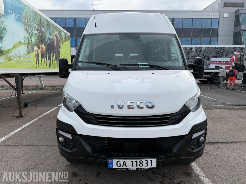 2020 Iveco Daily gass minibuss, luftfjæring, automat, 17 seter, lav km, ekstra seter, tilhengerfeste - Minibus, Passenger van: picture 2 2020 Iveco Daily gass minibuss, luftfjæring, automat, 17 seter, lav km, ekstra seter, tilhengerfeste - Minibus, Passenger van: picture 2