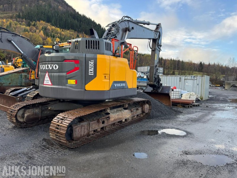 2020 Volvo ECR 235EL Gravemaskin - S70 feste - Pusskuffe - Sentralsmøring - bunkringspumpe - Tiltrotator - Pusskuffe - Sertifisert - Excavator: picture 2 2020 Volvo ECR 235EL Gravemaskin - S70 feste - Pusskuffe - Sentralsmøring - bunkringspumpe - Tiltrotator - Pusskuffe - Sertifisert - Excavator: picture 2