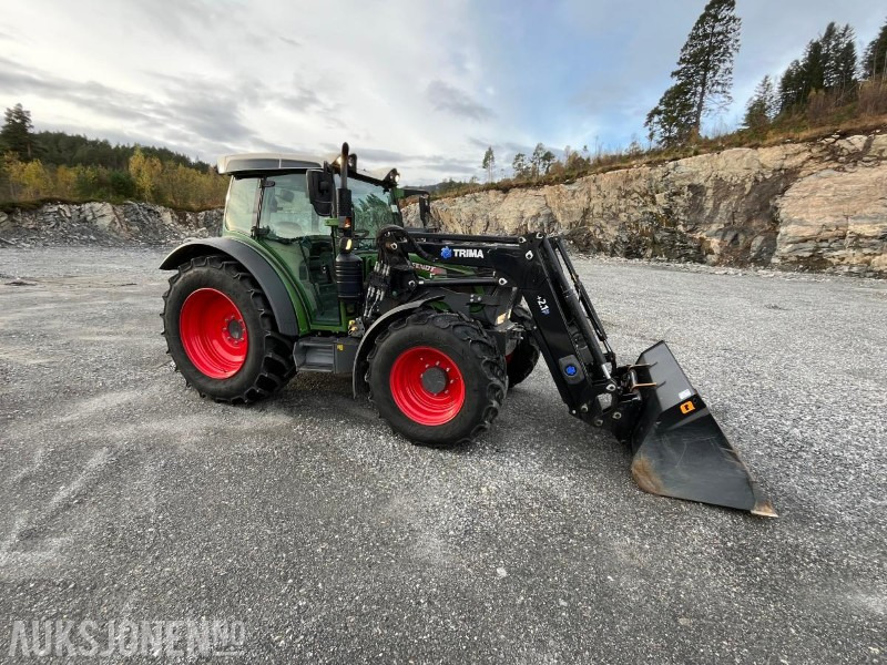 2021 Fendt 211 Vario med Trima frontlaster, hydraulisk toppstag, triangel og skuffe - Farm tractor: picture 1 2021 Fendt 211 Vario med Trima frontlaster, hydraulisk toppstag, triangel og skuffe - Farm tractor: picture 1