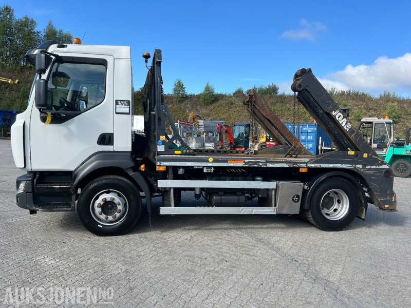 2021 Renault D - Skip loader truck: picture 2 2021 Renault D - Skip loader truck: picture 2