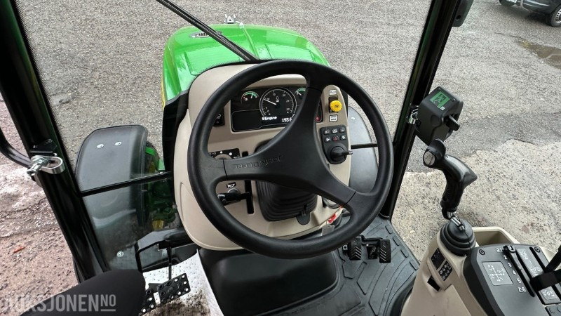 Farm tractor 2022 JOHN DEERE 3046R TRAKTOR, HØYT UTSTYRSNIVÅ, 206 TIMER: picture 12