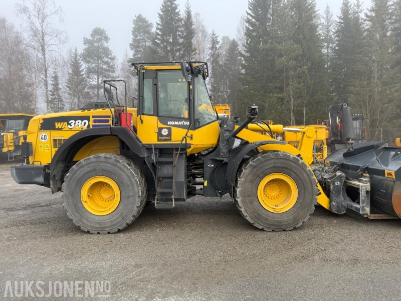 2022 Komatsu WA380-8E0 hjullaster – 2 150,9 timer, Hydr. pallegaffel og skuffe - Wheel loader: picture 5 2022 Komatsu WA380-8E0 hjullaster – 2 150,9 timer, Hydr. pallegaffel og skuffe - Wheel loader: picture 5