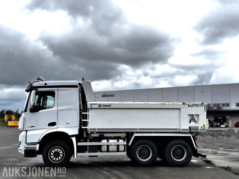 2023 Mercedes-Benz Arocs tippbil m/ Istrail tippkasse – 53 374 km - Tipper: picture 2 2023 Mercedes-Benz Arocs tippbil m/ Istrail tippkasse – 53 374 km - Tipper: picture 2