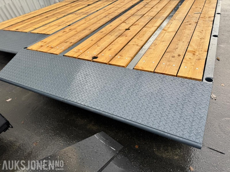 2025 NYTT Maskinflak med staker og låsbare skap - Hook lift truck: picture 4 2025 NYTT Maskinflak med staker og låsbare skap - Hook lift truck: picture 4