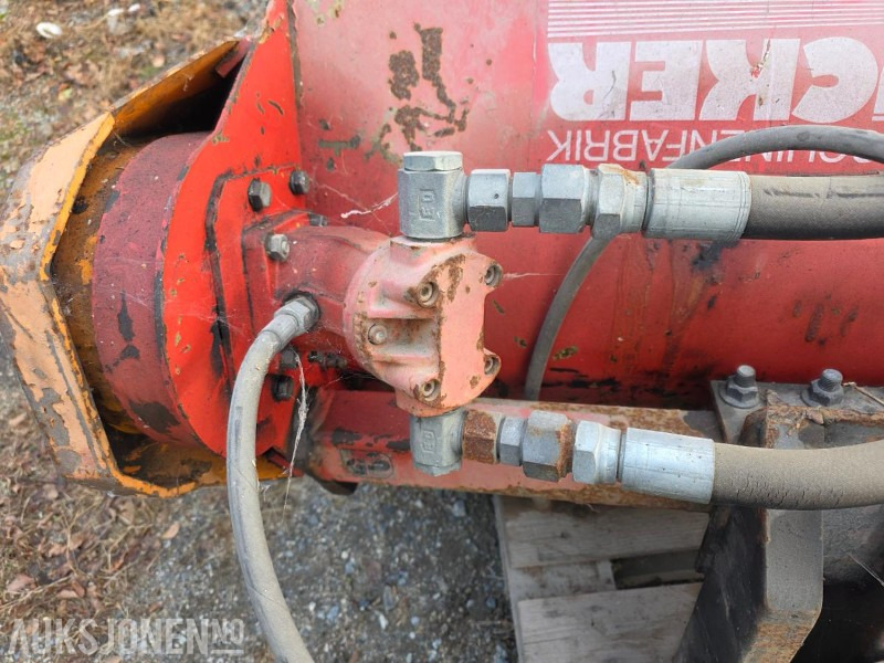 2005 G. Dücker GmbH & Co. KG MKT 13 R hydraulisk beitepuss / kantklipper - Agricultural machinery: picture 4 2005 G. Dücker GmbH & Co. KG MKT 13 R hydraulisk beitepuss / kantklipper - Agricultural machinery: picture 4