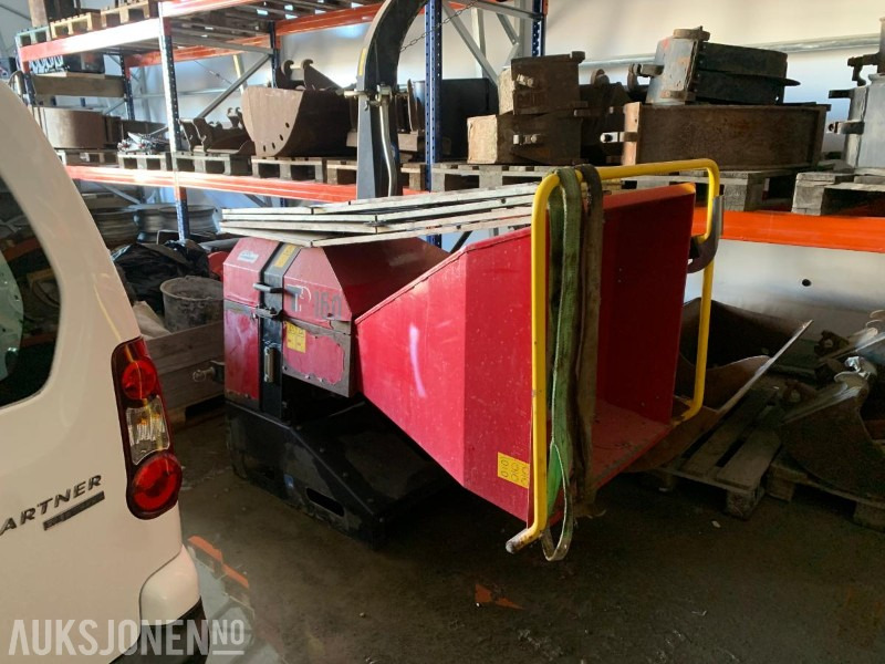 2011 Lindana TP160 PRO - Fliskutter med trepunkts oppheng - Agricultural machinery: picture 3 2011 Lindana TP160 PRO - Fliskutter med trepunkts oppheng - Agricultural machinery: picture 3
