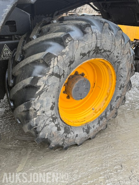 4 stk Michelin Axiobib 600/70R30 traktordekk -stått på fasttrac - Agricultural machinery: picture 4 4 stk Michelin Axiobib 600/70R30 traktordekk -stått på fasttrac - Agricultural machinery: picture 4