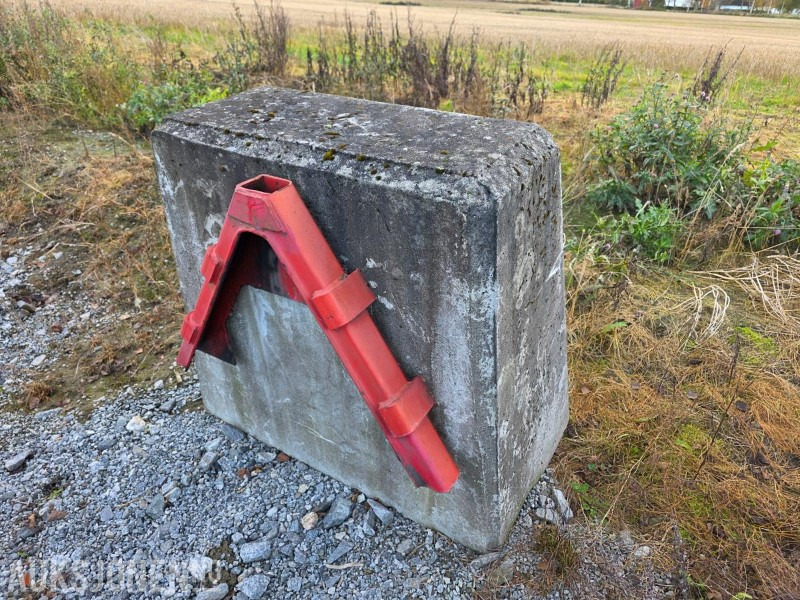 BETONGLODD TIL TRAKTOR - Agricultural machinery: picture 3 BETONGLODD TIL TRAKTOR - Agricultural machinery: picture 3