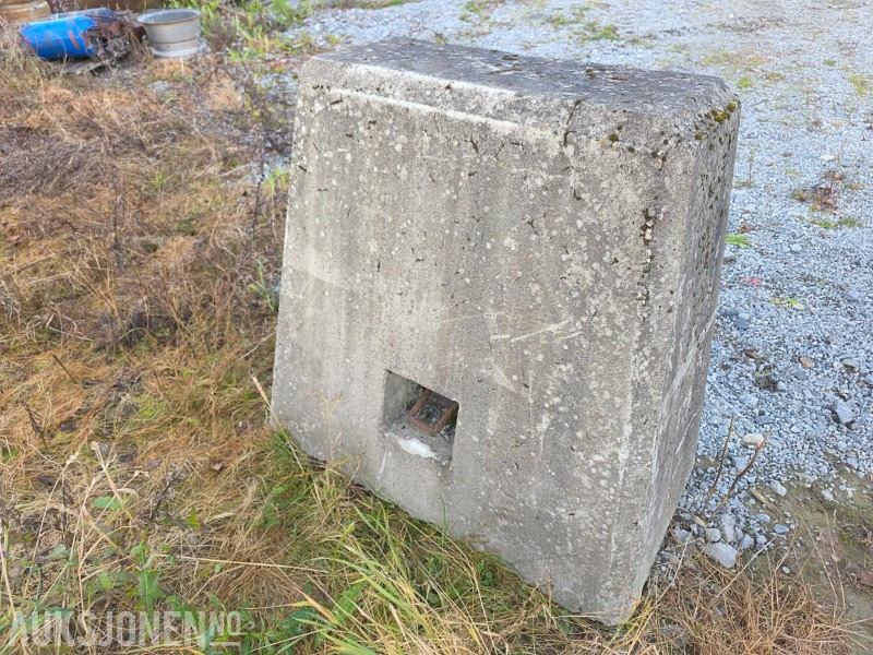 BETONGLODD TIL TRAKTOR - Agricultural machinery: picture 2 BETONGLODD TIL TRAKTOR - Agricultural machinery: picture 2