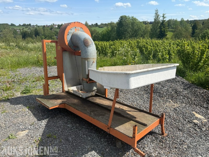 Bærrensker til traktor - brukt til solbær - Agricultural machinery: picture 1 Bærrensker til traktor - brukt til solbær - Agricultural machinery: picture 1