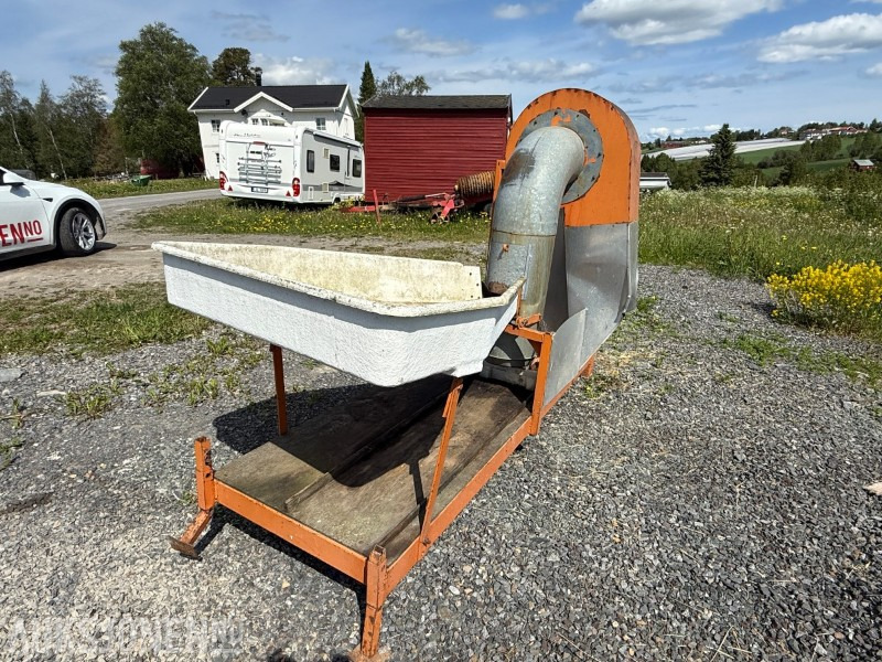 Bærrensker til traktor - brukt til solbær - Agricultural machinery: picture 2 Bærrensker til traktor - brukt til solbær - Agricultural machinery: picture 2