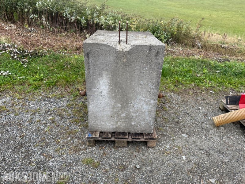 Betonglodd til Traktor - Agricultural machinery: picture 1 Betonglodd til Traktor - Agricultural machinery: picture 1