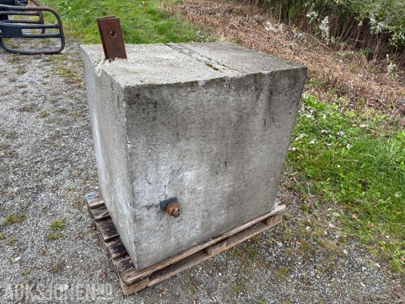 Betonglodd til Traktor - Agricultural machinery: picture 3 Betonglodd til Traktor - Agricultural machinery: picture 3