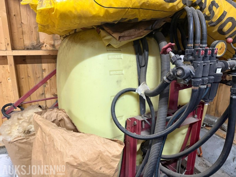 Hardi Åkersprøyte 600liter m/8meters bom - Agricultural machinery: picture 2 Hardi Åkersprøyte 600liter m/8meters bom - Agricultural machinery: picture 2