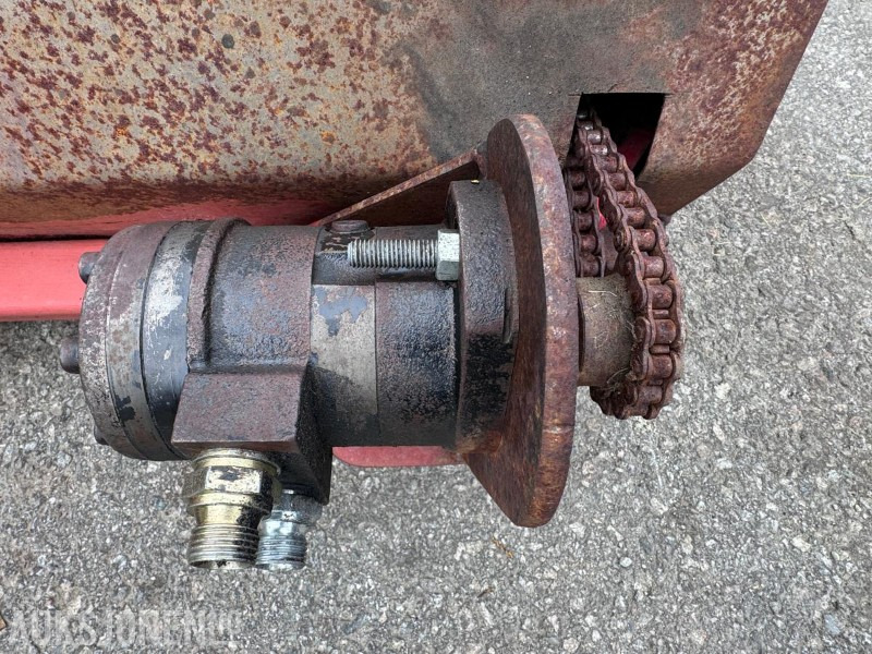 Hydraulisk gatekost med sving - Avant feste - Agricultural machinery: picture 5 Hydraulisk gatekost med sving - Avant feste - Agricultural machinery: picture 5