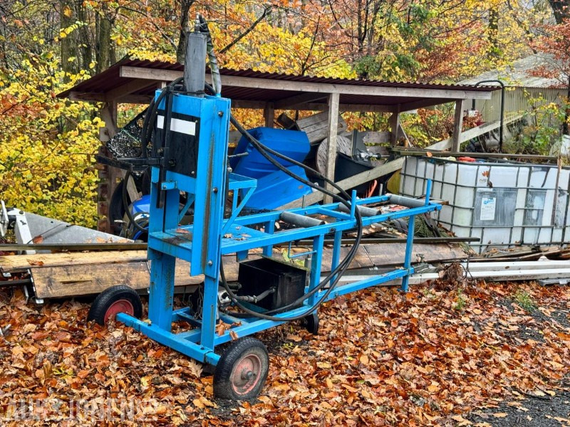 Svedbro Smida AB Vedklipper - Kløyvemaskin - Agricultural machinery: picture 2 Svedbro Smida AB Vedklipper - Kløyvemaskin - Agricultural machinery: picture 2