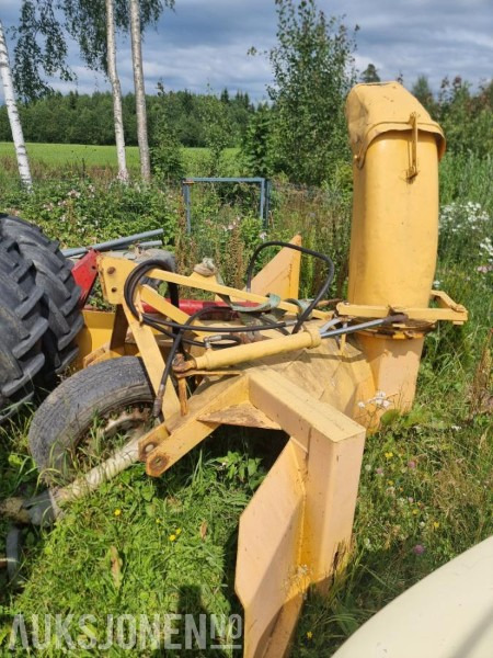 Traktor Snøfres 3 punkter feste med hydraulisk utkast - Agricultural machinery: picture 1 Traktor Snøfres 3 punkter feste med hydraulisk utkast - Agricultural machinery: picture 1