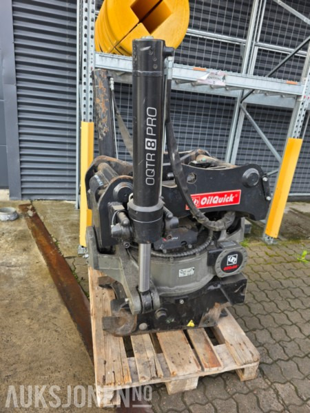 2018 OilQuick/Rototilt R8 kun 500 timer - Attachment for Construction machinery: picture 1 2018 OilQuick/Rototilt R8 kun 500 timer - Attachment for Construction machinery: picture 1
