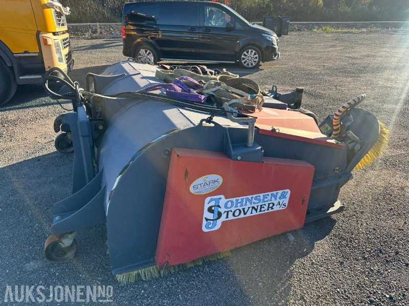 Feiekost med oppsamler -fint lite brukt - Attachment for Construction machinery: picture 5 Feiekost med oppsamler -fint lite brukt - Attachment for Construction machinery: picture 5