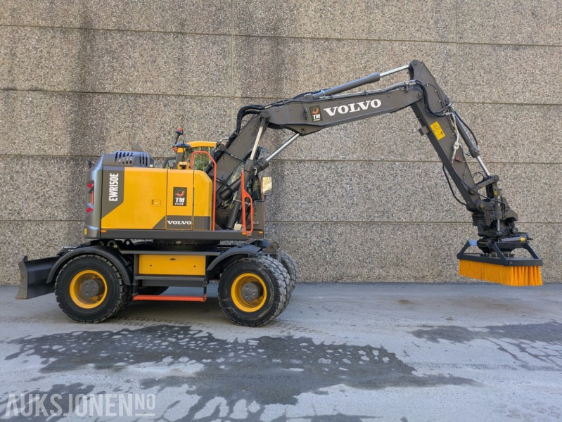 Feiekost til 9-16 tonns graver - Kombinert S50/S60 feste - Attachment for Construction machinery: picture 3 Feiekost til 9-16 tonns graver - Kombinert S50/S60 feste - Attachment for Construction machinery: picture 3