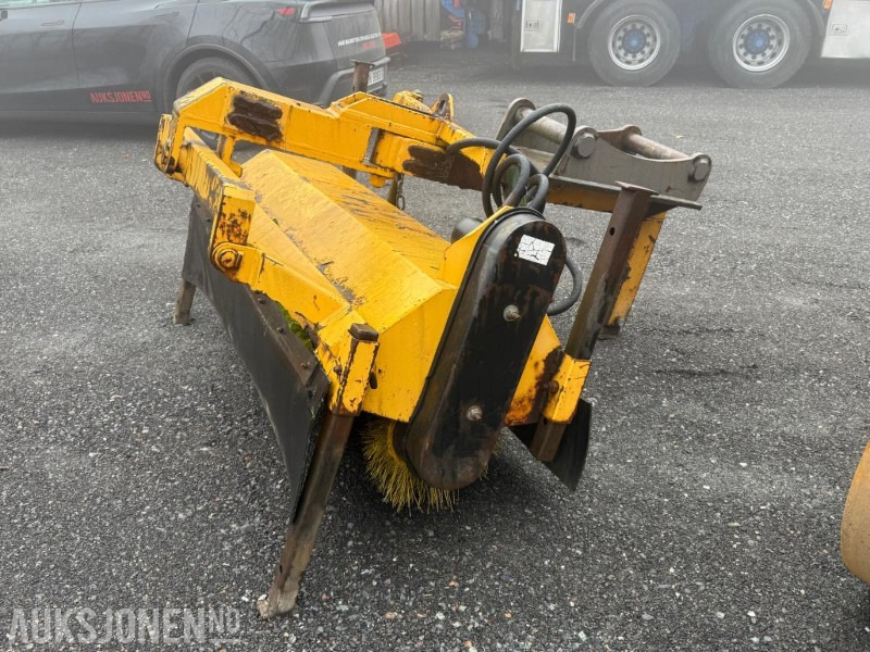 Feiekost til gravemaskin fra ROTE med S60 feste - Attachment for Construction machinery: picture 1 Feiekost til gravemaskin fra ROTE med S60 feste - Attachment for Construction machinery: picture 1
