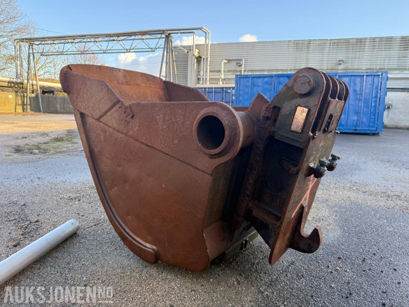 Graveskuff m/S-50 feste. - Attachment for Construction machinery: picture 2 Graveskuff m/S-50 feste. - Attachment for Construction machinery: picture 2