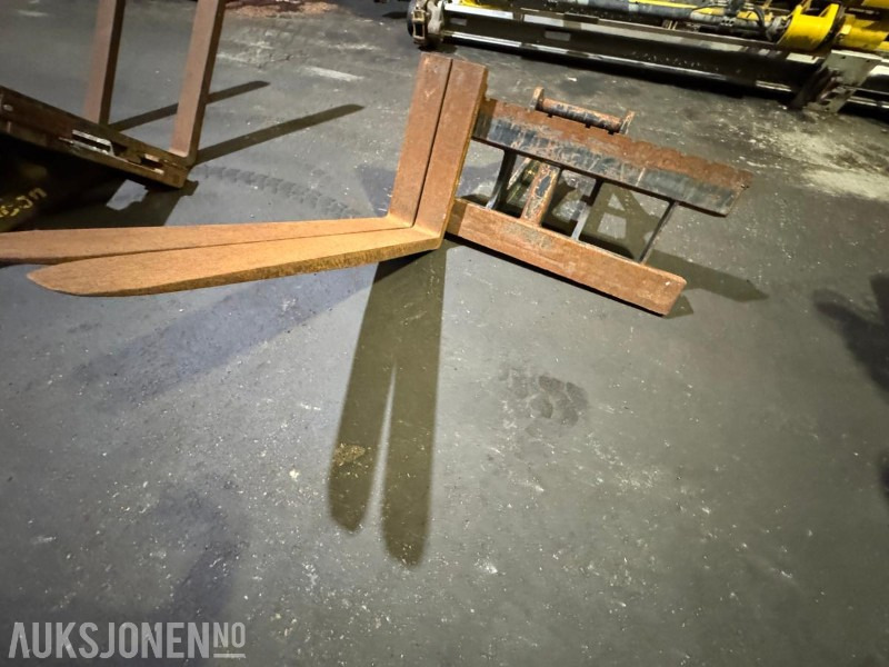 Pallegafler med S60 feste - Attachment for Construction machinery: picture 3 Pallegafler med S60 feste - Attachment for Construction machinery: picture 3