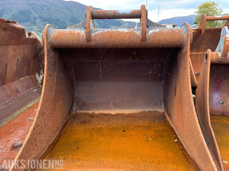 Redskapsparti S60. 2 Graveskuffer. Kabelskuff - Attachment for Construction machinery: picture 4 Redskapsparti S60. 2 Graveskuffer. Kabelskuff - Attachment for Construction machinery: picture 4
