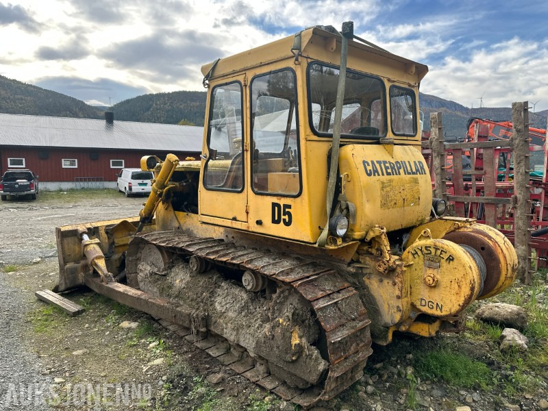 Cat D5 Bulldoser // doser - Construction equipment: picture 4 Cat D5 Bulldoser // doser - Construction equipment: picture 4
