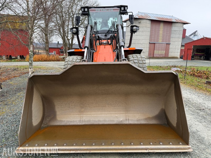 Hitachi ZW 160PL7 LSD - BM120, skuff m/bolton, hydr. gaffler - Excavator: picture 2 Hitachi ZW 160PL7 LSD - BM120, skuff m/bolton, hydr. gaffler - Excavator: picture 2