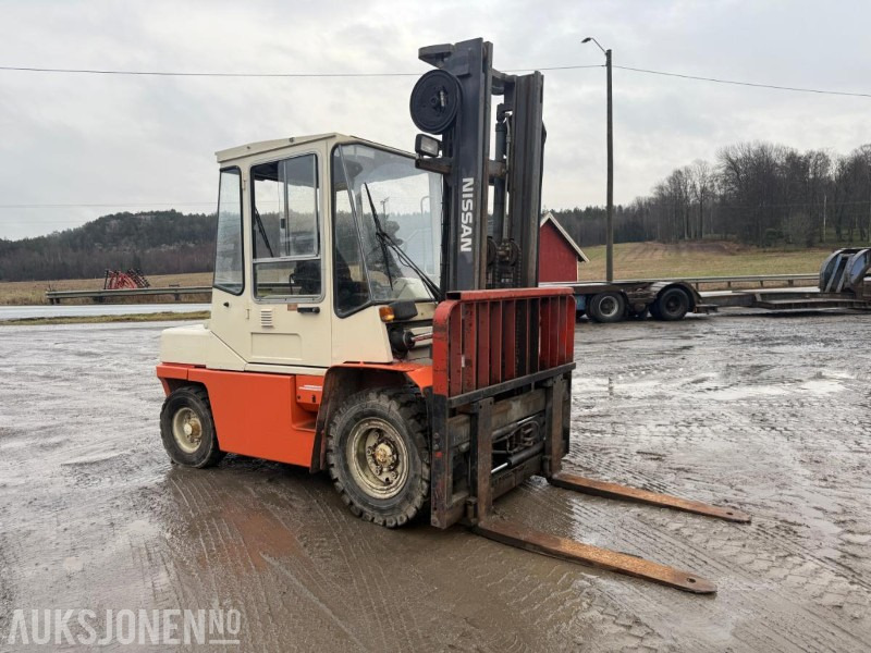 1997 Nissan WGF03A40 GAFFELTRUCK. - Material handling equipment: picture 2 1997 Nissan WGF03A40 GAFFELTRUCK. - Material handling equipment: picture 2